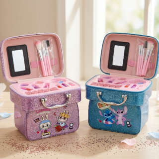 Maletin de maquillajes infantil con pinceles de Stitch y Labubu C-84309